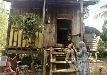 Memprihatinkan, Keluarga Miskin dengan 5 Anak Ini Harus Tinggal di Rumah Papan yang Bocor, Hingga Hanya Makan Telur dan Ikan Rebus Saat Berbuka dan Sahur