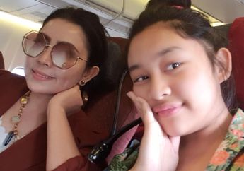 Kecenya 4 Fashion Kompak Khirani Trihatmodjo dan Sang Mama, Mayangsari