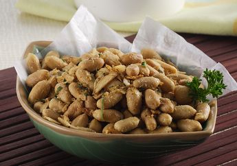 Cara Membuat Kacang Bawang Tidak Pahit, Ternyata Selama Ini Salah Menggoreng Kacang dan Bawang