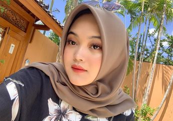 Anak Komedian Sule, Putri Delina Pakai 5 Model Tunik yang Manis!