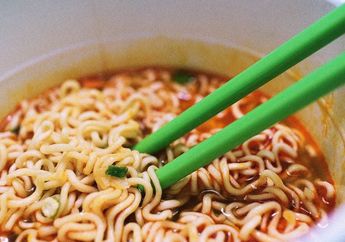 Diidentikkan Sebagai Makanan Anak Kos, Ternyata Ada Kisah Sedih di Balik Mie Instan yang Sekarang Mendunia, Butuh Penelitian Komposisi dan Butuh Waktu Lama , Simak Kisahnya Berikut!