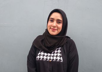 Tetap Tegar di Balik Kasus Ikan Asin, Fairuz A Rafiq Buktikan Kecantikannya dengan Hijab Syar'i yang Anggun
