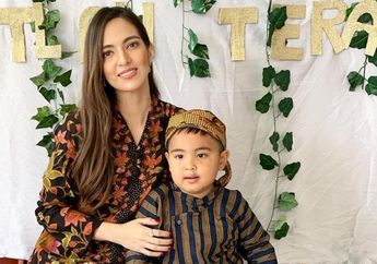 Jadi Istri Konglomerat, Nia Ramadhani Kepergok Nyetir Sendiri antar Anak Sekolah!