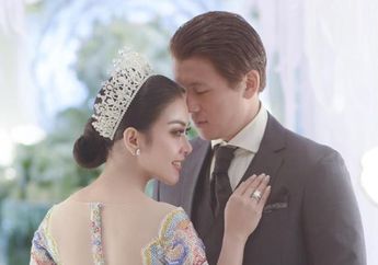 Tukar Budaya, Reino Barack Ucapkan Selamat Lebaran Pakai Bahasa Sunda Sementara Syahrini Pakai Bahasa Jepang