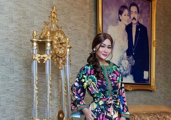 Inul Daratista Jalani Pemotretan di Rumah, Ruang Keluarga yang Bernuansa Serba Emas Jadi Sorotan