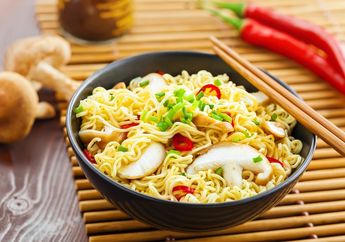 Begini Cara Aman Masak Mi Instan yang Tepat dan Paling Sehat untuk Tubuh
