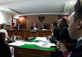 Hilda Vitria Khan Akui Pernah Menikah dengan Kriss Hatta di Ruang Sidang