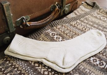 Ini Trik Cerdas Agar Kosmetik Tak Hilang Saat Mudik, Salah Satunya Pakai Kaos Kaki