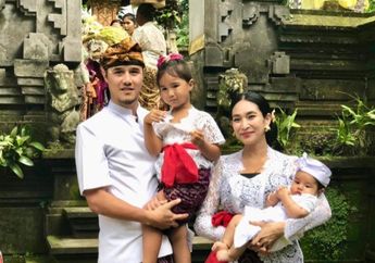 Jadi Bagian Keluarga Raja Bali, Hunian Happy Salma Jauh dari Kesan Mewah Tapi Dapurnya Unik Banget!