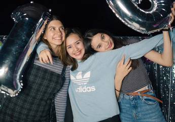 Ngabuburit Bareng Sahabat, Tiru Kerennya OOTD Beby Tsabina, Cassandra Lee & Sephora Sievert. Sahabat Sejati!