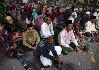 Deretan Foto Tradisi Malam Selikur di Masjid dan Makam Sunan Ampel