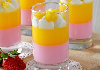 Resep Puding Gelas Stroberi Mangga Enak dan Cantik Ini Pas Menutup Akhir Pekan