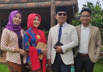 Jadi Istri Gubernur Jawa Barat, Atalia Praratya Tak Segan Makan di Warung Bakso Pinggir Jalan hingga Antre Daftarkan Anak Sekolah
