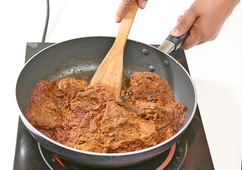 Jadi Rahasia Warung Padang, Begini Tips Membuat Rendang yang Tidak Hancur Walau Dimasak Lama, Cuma Butuh 2 Langkah!