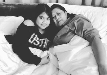 Foto Kenangan Ani Yudhoyono & Cucu Pertama, Almira Yudhoyono. Sedih!