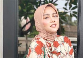 Baru Beberapa Hari Berhijab Olla Ramlan Sudah Ciptakan Trend Berbusana Sendiri