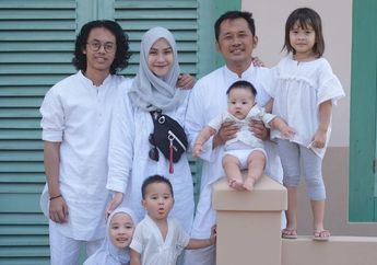 Putri Keduanya Sempat Terkena DBD, Zaskia Adya Mecca Rela Tak Tidur Demi Menjaga Sang Buah Hati Agar Tak Digigit Nyamuk