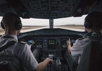 Seorang Wanita Kesurupan dan Meracau Dalam Pesawat, Suasana Mencekam Hingga Pilot Terpaksa Lakukan Tindakan Darurat Sampai Terjadi Hal Mengejutkan Ini