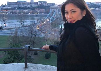 Tiru Keanggunan Ani Yudhoyono, Aliya Rajasa Tampil Cantik dengan Batik Modern ala Keluarga Hatta Rajasa