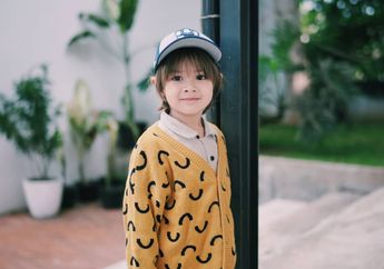 Berpose di Pinggir Pantai, Bjorka Dieter Morscheck Disebut Bertampang Bad Boy!