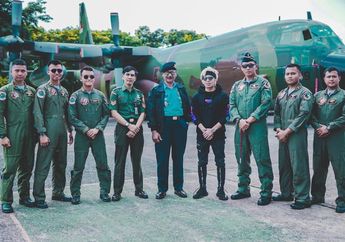 Usai Ngobrol Bareng Jenderal TNI AU dan Danlanud Halim Perdana Kusuma, Atta Halilintar Grebek Helikopter Presiden Indonesia