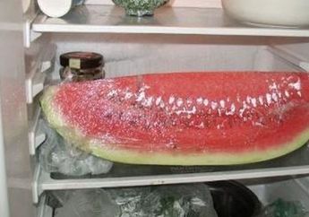 Bahaya! Makan Semangka yang Sudah Disimpan 2 Hari di Kulkas, Wanita ini Justru Berkahir Tragis