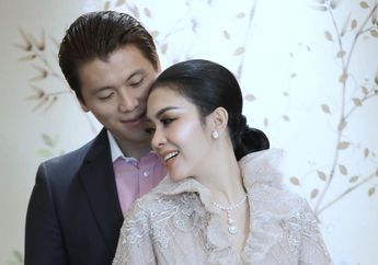 Biasa Pakai Perhiasan Miliaran Rupiah, Kini Syahrini Pakai 2 Kalung Puluhan Juta Rupiah Saat Menyuapi Reino Barack
