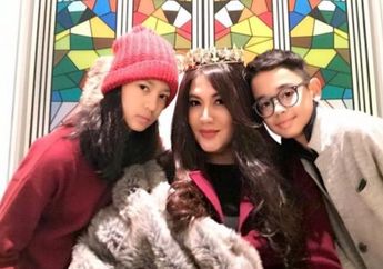 4 Ide OOTD Pakai Combat Boots Ala Anak Cornelia Agatha, Makayla Lalwani. Simpel Banget!
