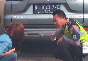 Xpander Alami Ban Kempis, Lihat Ekspresi Wajah Polisi yang Menolong