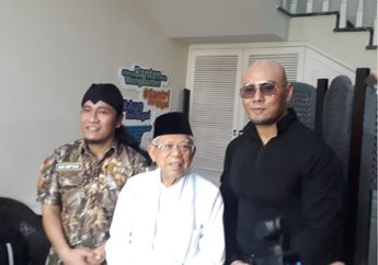 Ma'ruf Amin Beri Nama Islam kepada Deddy Corbuzier
