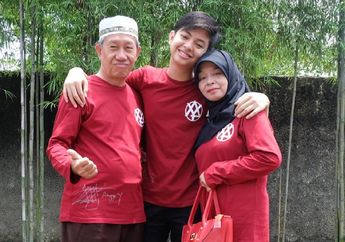 Family Oriented! Ini 11 Momen Kebersamaan Angga Yunanda Bareng Keluarga. Sweet!