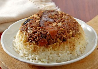 Bingung Masak Apa Besok? Cobain Nikmatnya Resep Nasi Tim Daging Telur Asin Ini Deh!