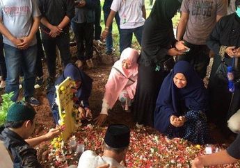 Gembira Dapat Kabar Kehamilan Setelah Tunggu 3 Tahun Lamanya, Suami Artis Cantik Ini Harus Terima Kenyataan Pilu: Sang Istri Dimakamkan Satu Liang Kubur dengan Bayinya