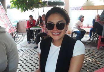 Unggah Foto Kenakan Hijab, Nikita Mirzani Bikin Heboh Netizen