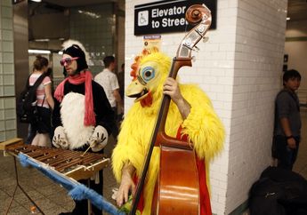 Siapa Bilang Jadi Pengamen Itu Gampang, Musisi Bawah Tanah New York Harus Lakukan Hal Ini. Lihat Foto-fotonya