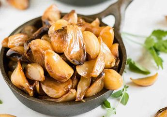 Makan 6 Siung Bawang Putih Panggang Sehari, Khasiat Dahsyatnya Terasa Hanya Dalam Waktu 24 Jam