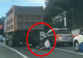 Detik-Detik Cewek Kendarai Skutik Digilas Truk, Waspada Blind Spot