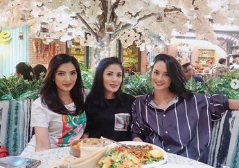 Sempat Diduga Cekcok dengan Geng Artisnya, Begini Perjuangan Nindy Ayunda Masak Untuk Mereka Sampai Ngemper di Dapur!
