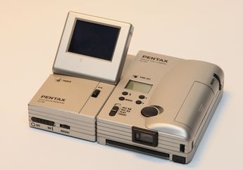 5 Kamera Digital yang Sempat Berjaya Pada Masanya Ini Punya Bentuk Fisik yang Bikin Kita Geli Sendiri
