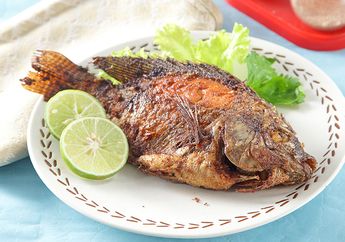 Enggak Perlu Teflon, Begini Cara Goreng Ikan Agar Tidak Menempel di Wajan! Triknya Mudah dan Pasti Berhasil