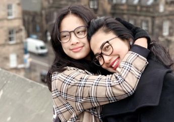 Beranjak Remaja, Begini Manis & Kecenya Gaya Anak Feni Rose, Audi Kirana Pakai Outfit Plaid!