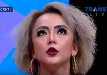 Dua Kali Nikah Siri Dengan Pengacara Kondang, Regina Mantan Istri Farhat Abbas Tampil Nyentrik Seperti Anak 17 Tahun