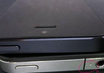 Terlihat Enggak Bermanfaat, Lubang di Smartphone Ini Ternyata Berfungsi Untuk Menelpon. Ini Cara Kerja!