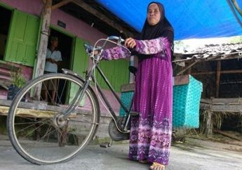 Bermodal Nabung 5 Ribu Selama 28 Tahun, Penjual Kerupuk Ini Naik Haji dan Penuhi Wasiat sang Ayah