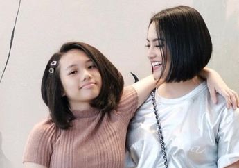 Seru & Kompak Abis! 6 Gaya Kasual Ala Jasmine Abeng dan Mamanya, Ririn Ekawati!