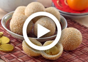 (Video) Cara Menggoreng Onde-Onde Agar Tetap Bulat dan Kopong, Segampang Ini!