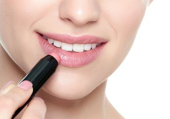Lebih Praktis, Pakai 5 Lip Crayon Lokal Ini yang Mudah Dipakai untuk Pemula!