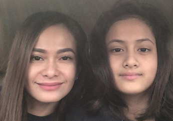7 Potret Kompak Ersa Mayori dengan Putri Sulungnya, Aiska Vairana. Kaya Kembar Padahal Selisih Usianya 20 Tahun Lebih!