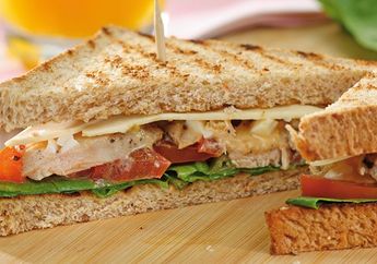 Merasa Ditipu, Wanita Ini Syok Melihat Isi Chicken Sandwich yang Dibelinya Di Supermarket