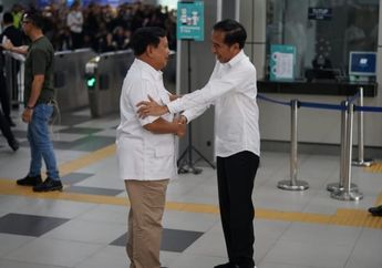 Sebut Sebagai Pertemuan Sahabat, Prabowo Ucapkan Selamat pada Jokowi di Stasiun MRT
